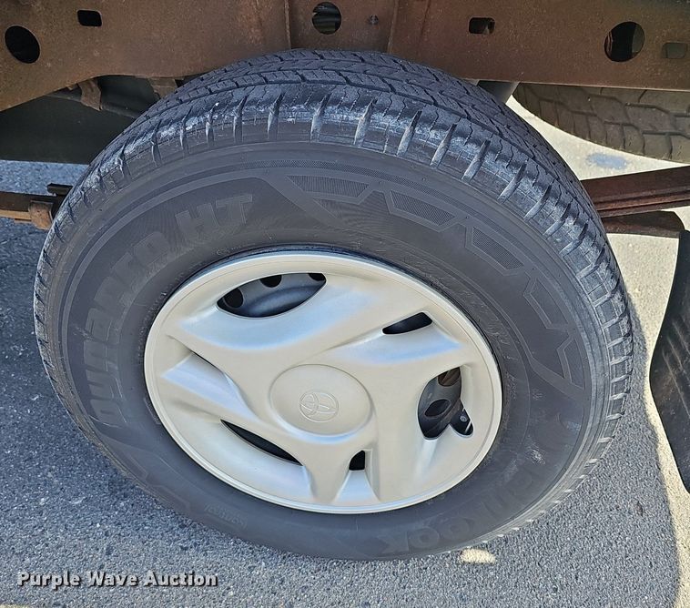 image for item DQ4372 2005 Toyota  Tundra pickup truck