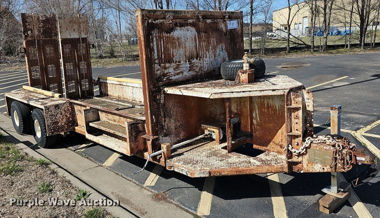 image for item DQ4373 1983 Mill equipment trailer