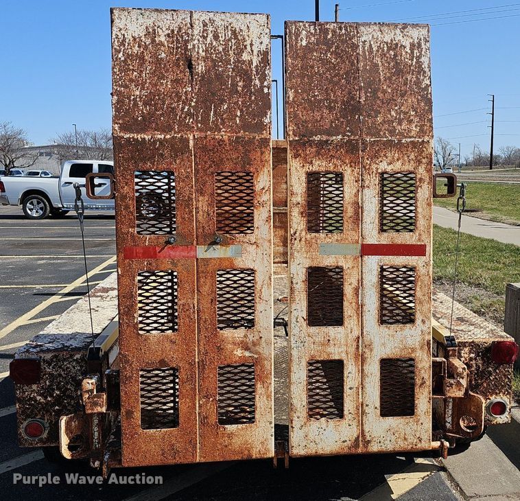 image for item DQ4373 1983 Mill equipment trailer