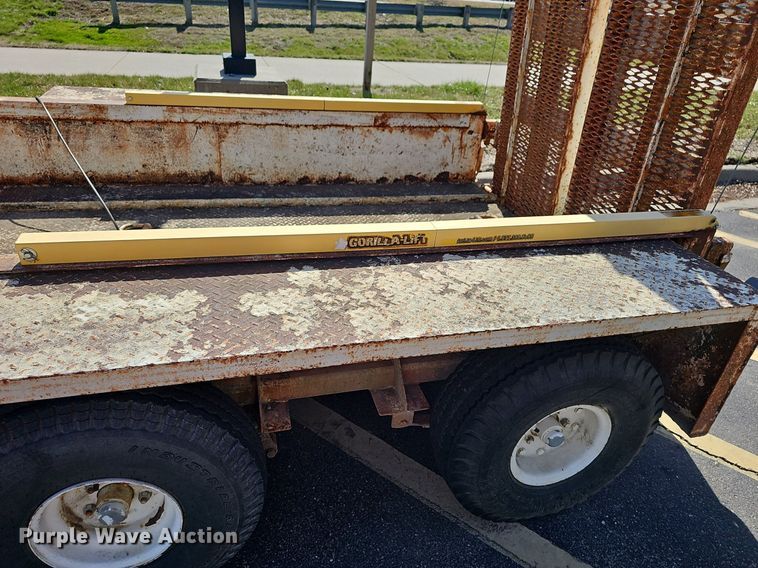 image for item DQ4373 1983 Mill equipment trailer
