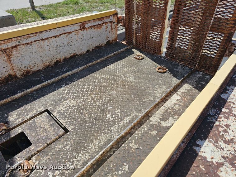 image for item DQ4373 1983 Mill equipment trailer