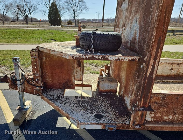 image for item DQ4373 1983 Mill equipment trailer