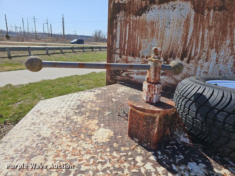 image for item DQ4373 1983 Mill equipment trailer