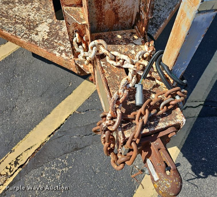 image for item DQ4373 1983 Mill equipment trailer