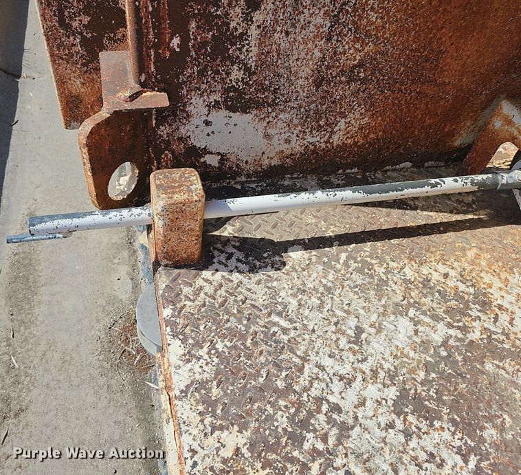 image for item DQ4373 1983 Mill equipment trailer