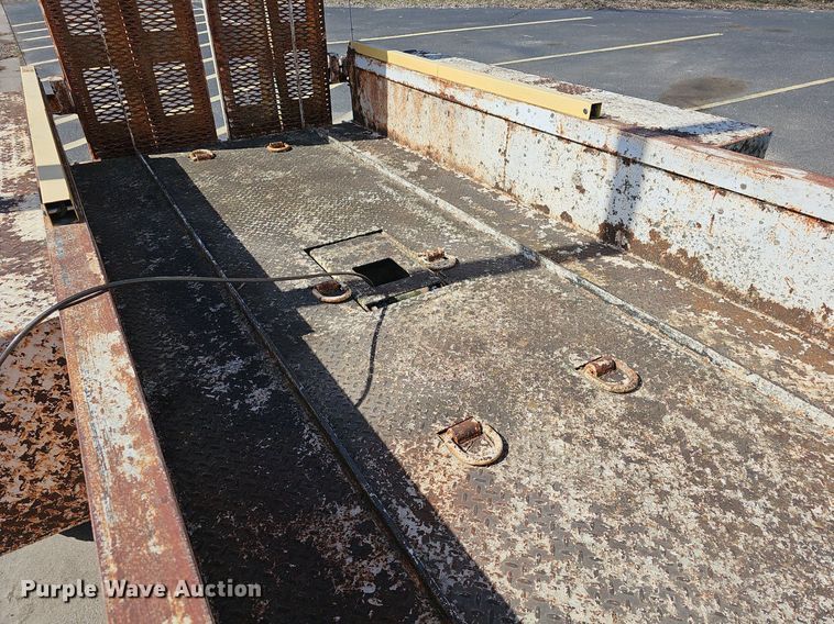 image for item DQ4373 1983 Mill equipment trailer