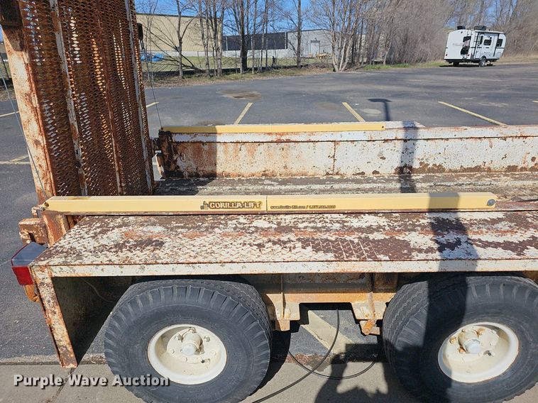 image for item DQ4373 1983 Mill equipment trailer