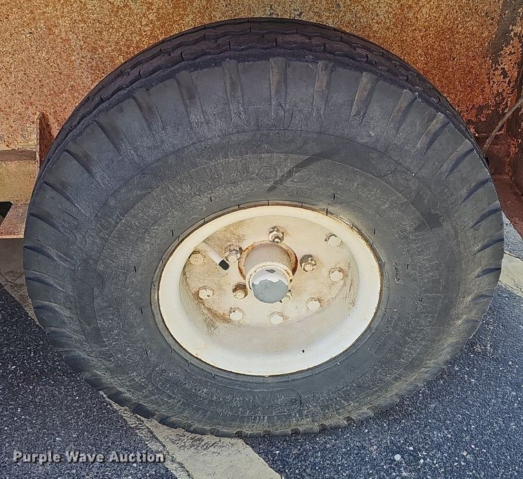 image for item DQ4373 1983 Mill equipment trailer