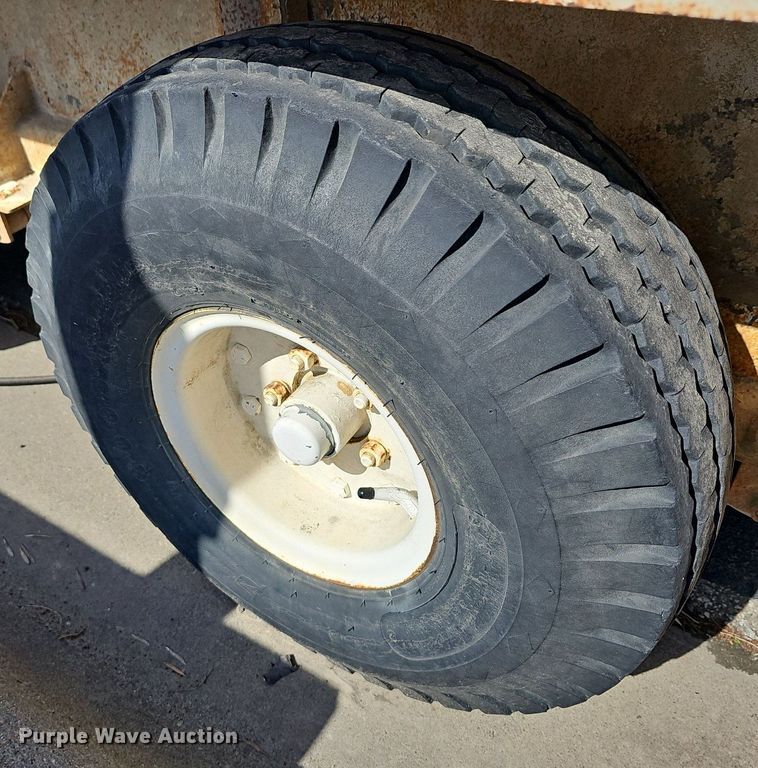 image for item DQ4373 1983 Mill equipment trailer