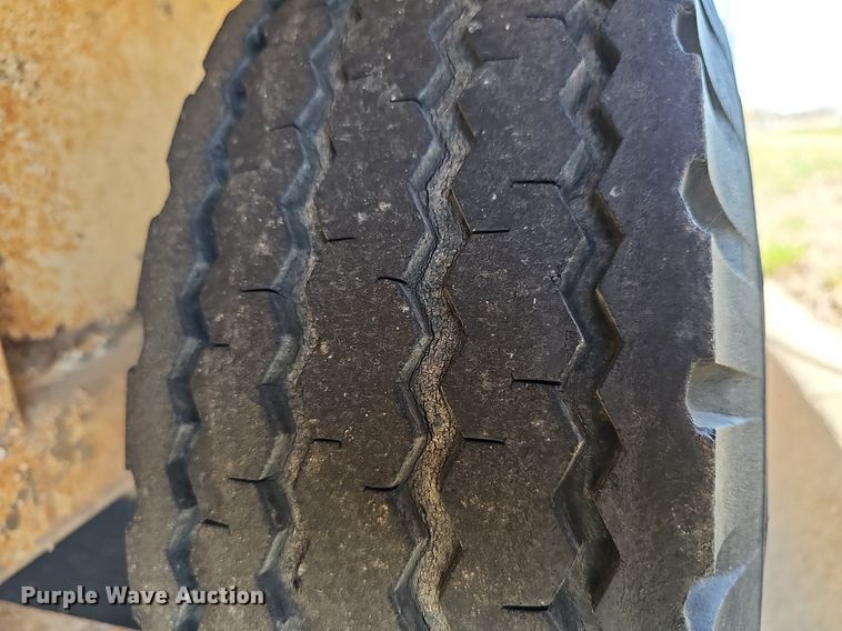 image for item DQ4373 1983 Mill equipment trailer