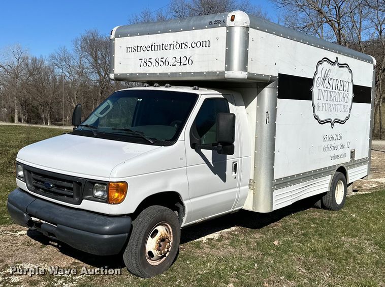 image for item DQ6416 2006 Ford E450 box truck