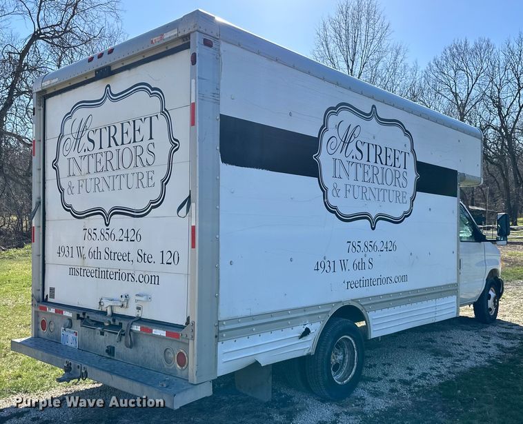 image for item DQ6416 2006 Ford E450 box truck