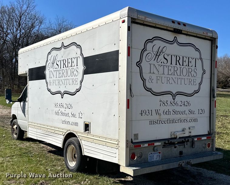 image for item DQ6416 2006 Ford E450 box truck