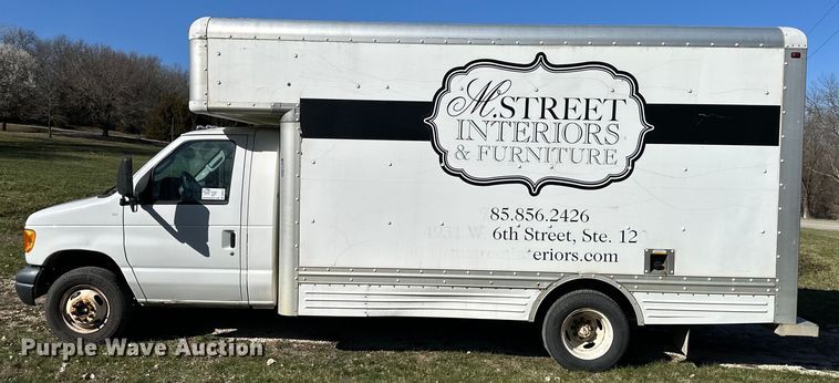 image for item DQ6416 2006 Ford E450 box truck