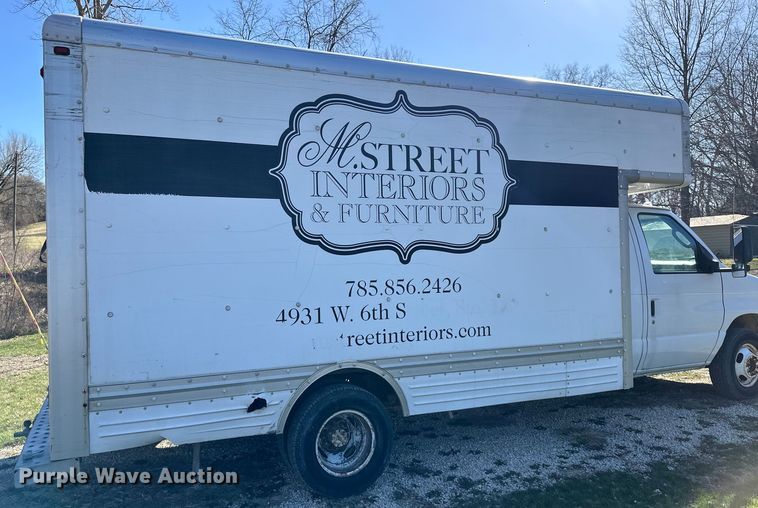 image for item DQ6416 2006 Ford E450 box truck