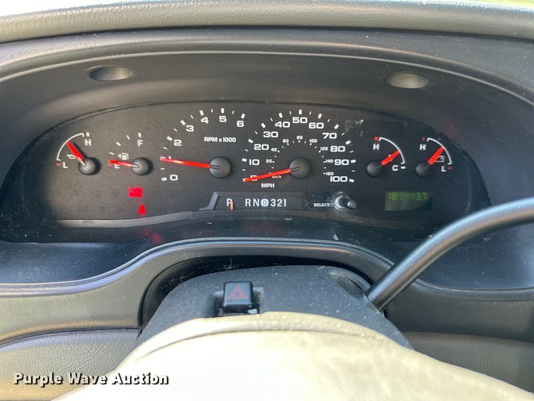 image for item DQ6416 2006 Ford E450 box truck