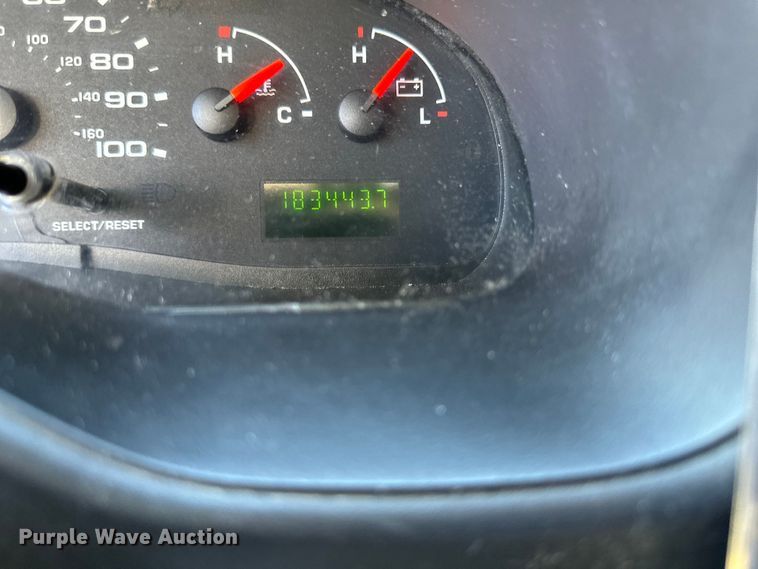 image for item DQ6416 2006 Ford E450 box truck