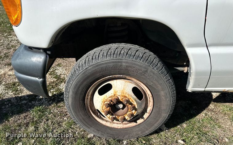 image for item DQ6416 2006 Ford E450 box truck