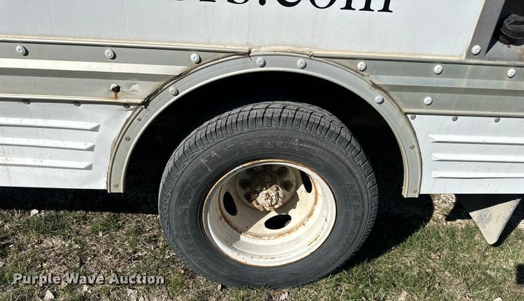 image for item DQ6416 2006 Ford E450 box truck