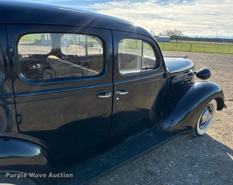 image for item DQ6746 1937 Plymouth  Deluxe 