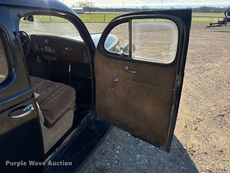 image for item DQ6746 1937 Plymouth  Deluxe 