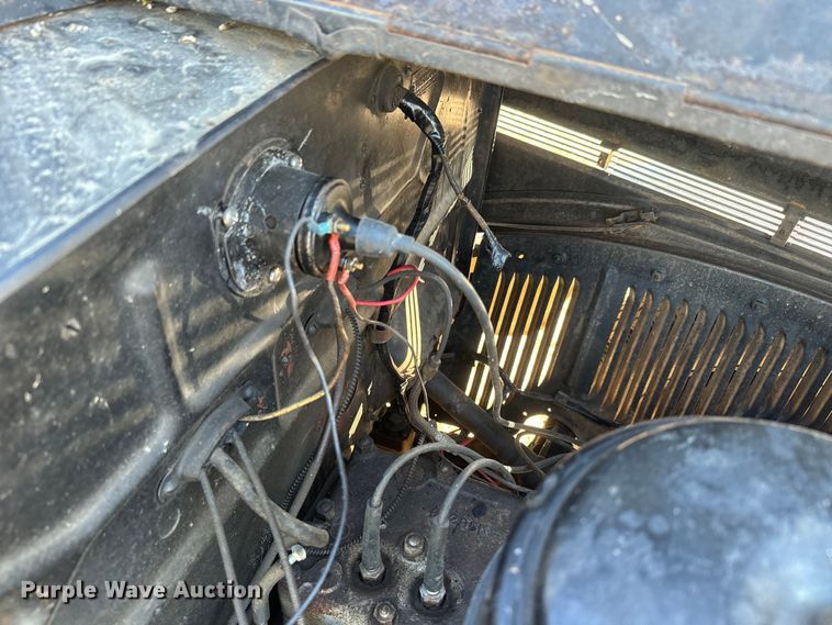 image for item DQ6746 1937 Plymouth  Deluxe 