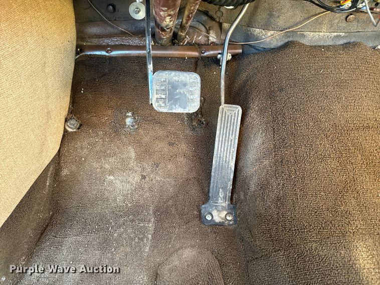 image for item DQ6747 1941 Chrysler Royal Coupe 