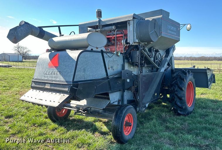 image for item DQ6752 Gleaner G combine
