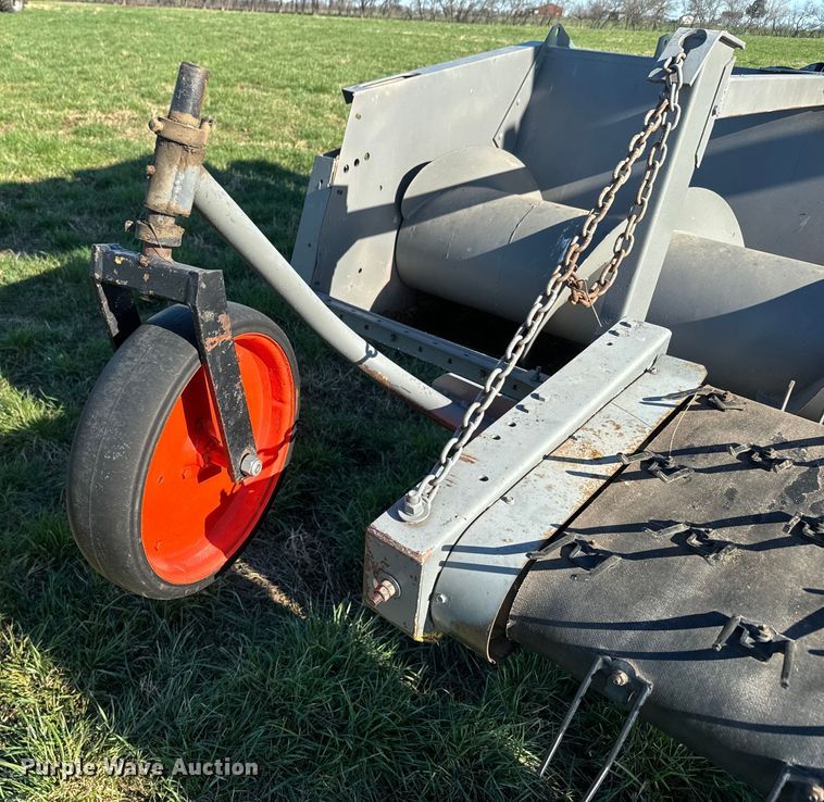 image for item DQ6752 Gleaner G combine