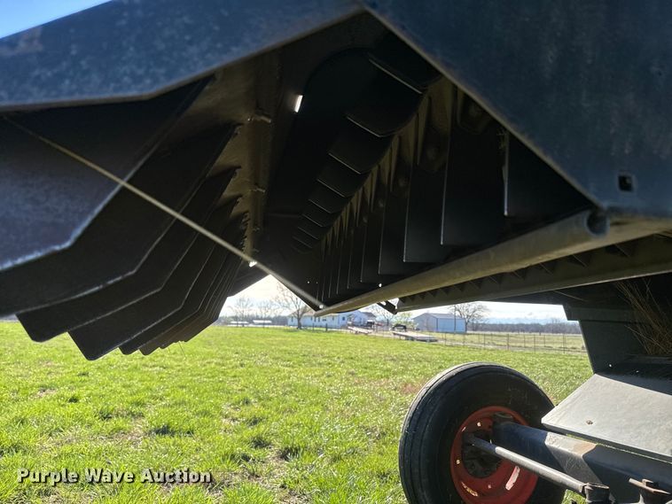 image for item DQ6752 Gleaner G combine