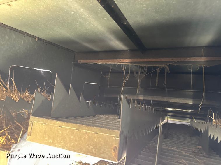 image for item DQ6752 Gleaner G combine