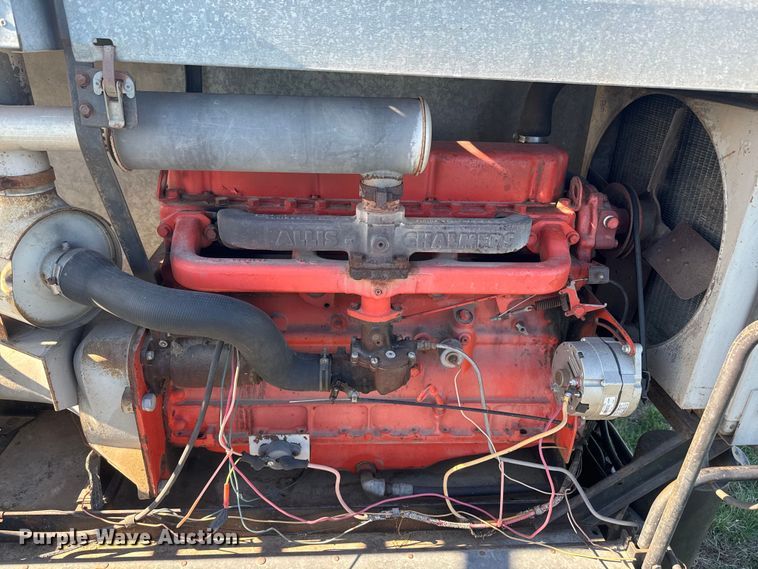 image for item DQ6752 Gleaner G combine