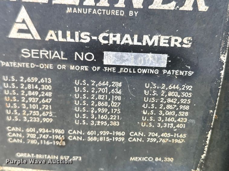 image for item DQ6752 Gleaner G combine