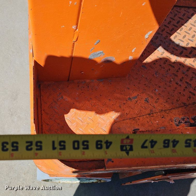 image for item DQ8609 (3) vertical lifts