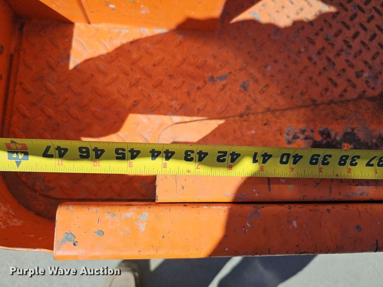 image for item DQ8609 (3) vertical lifts