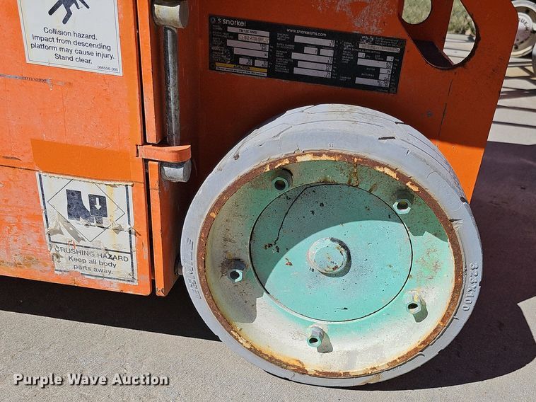 image for item DQ8609 (3) vertical lifts