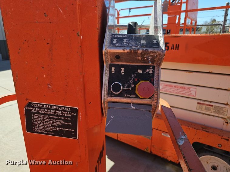 image for item DQ8609 (3) vertical lifts