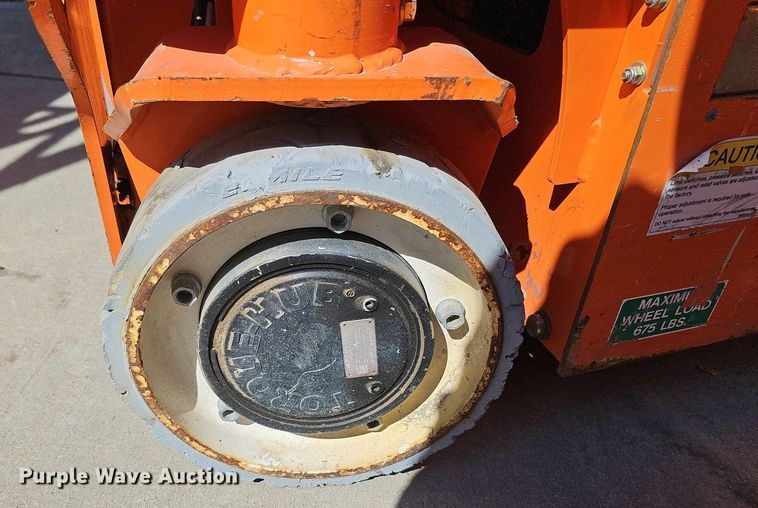 image for item DQ8609 (3) vertical lifts