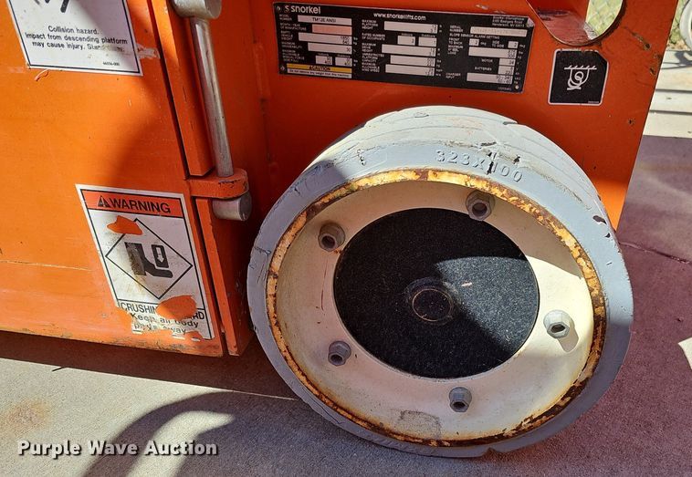 image for item DQ8609 (3) vertical lifts