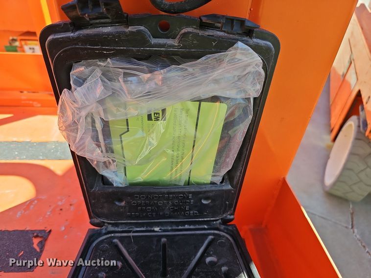 image for item DQ8609 (3) vertical lifts