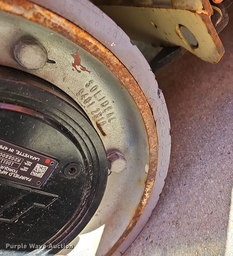 image for item DQ8609 (3) vertical lifts