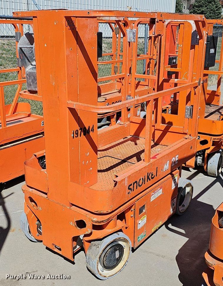 image for item DQ8609 (3) vertical lifts