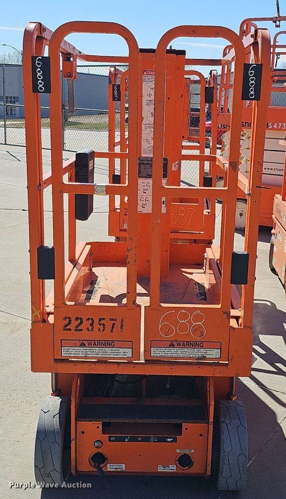 image for item DQ8610 (3) vertical lifts