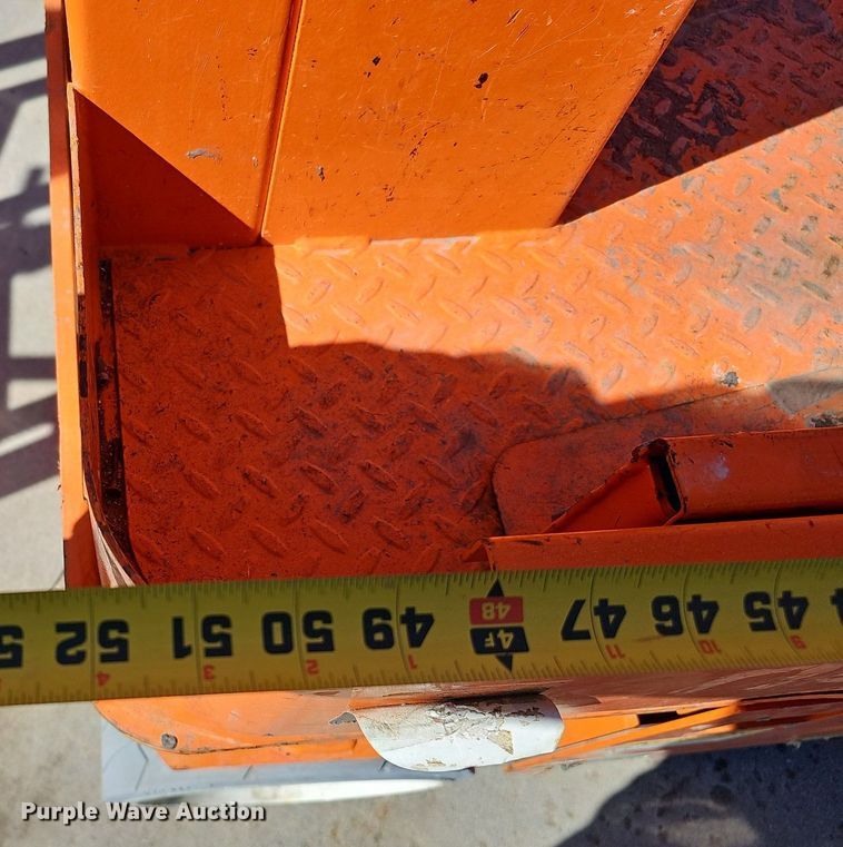 image for item DQ8610 (3) vertical lifts