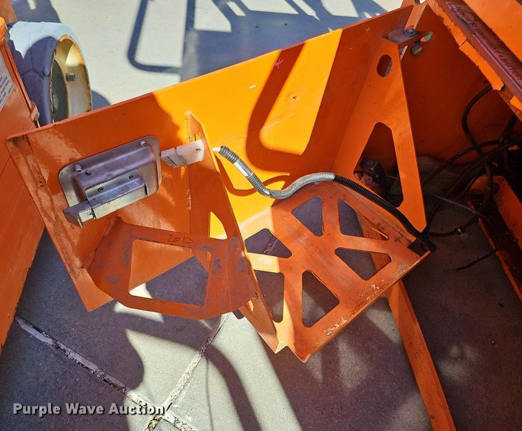 image for item DQ8610 (3) vertical lifts