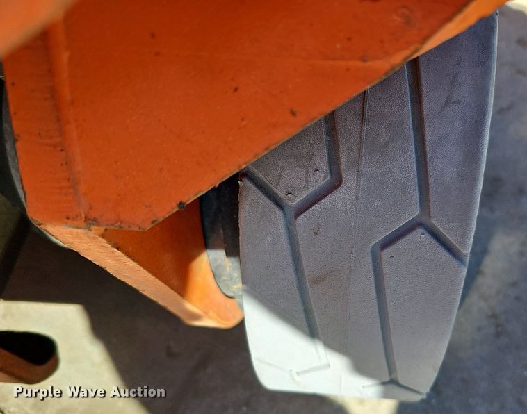 image for item DQ8610 (3) vertical lifts