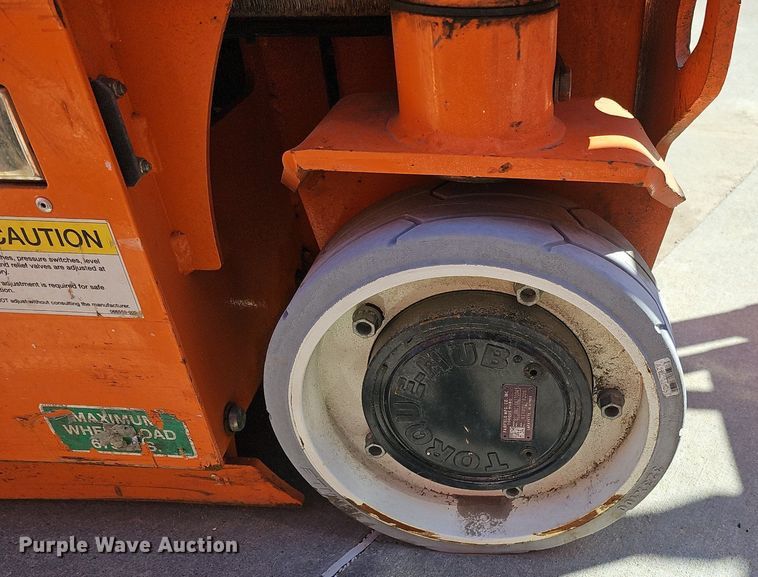 image for item DQ8610 (3) vertical lifts