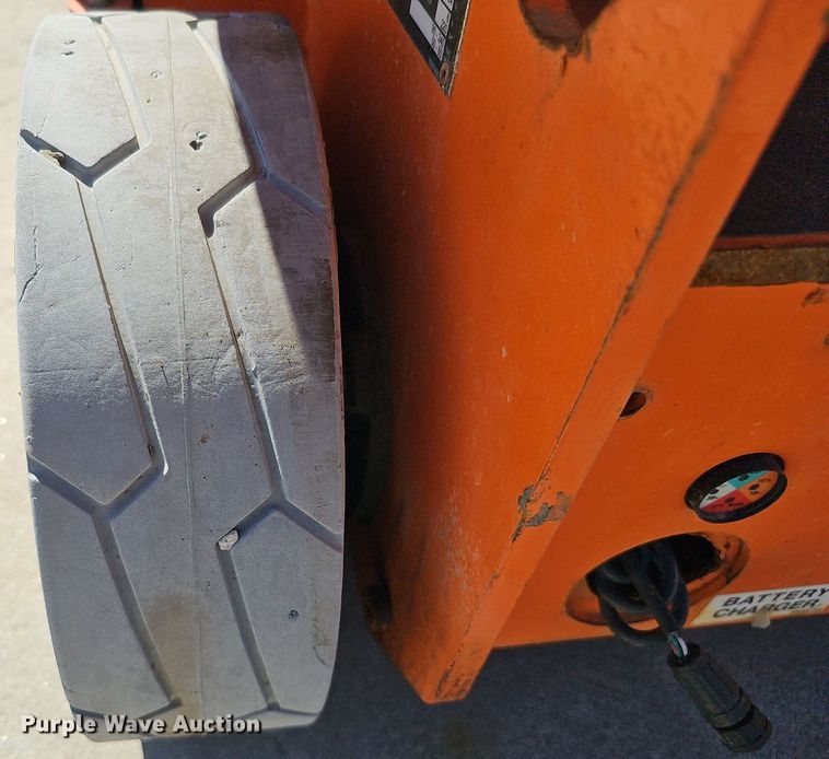 image for item DQ8610 (3) vertical lifts