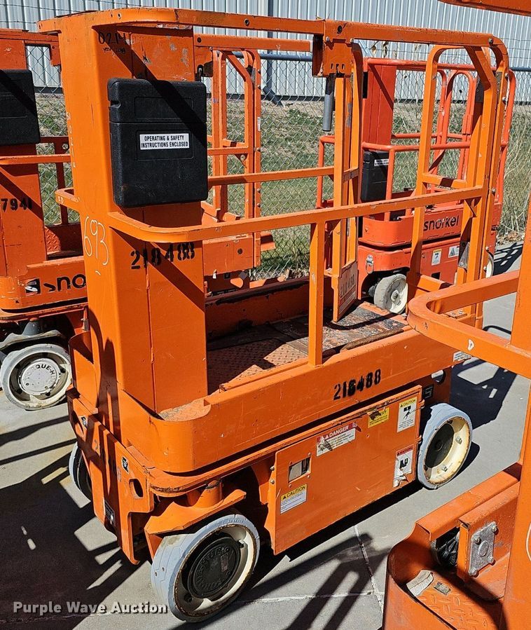 image for item DQ8610 (3) vertical lifts