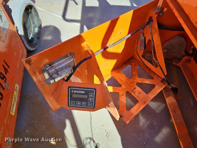 image for item DQ8610 (3) vertical lifts